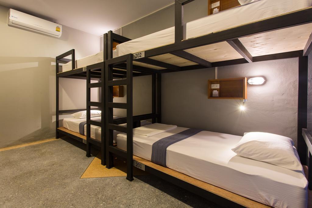 Holiday Station Hostel Krabi Ngoại thất bức ảnh