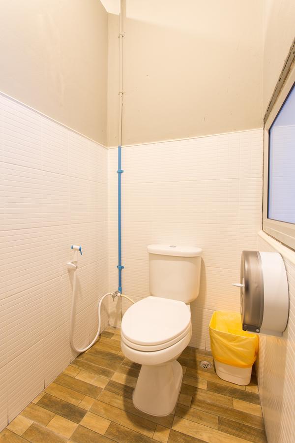 Holiday Station Hostel Krabi Ngoại thất bức ảnh