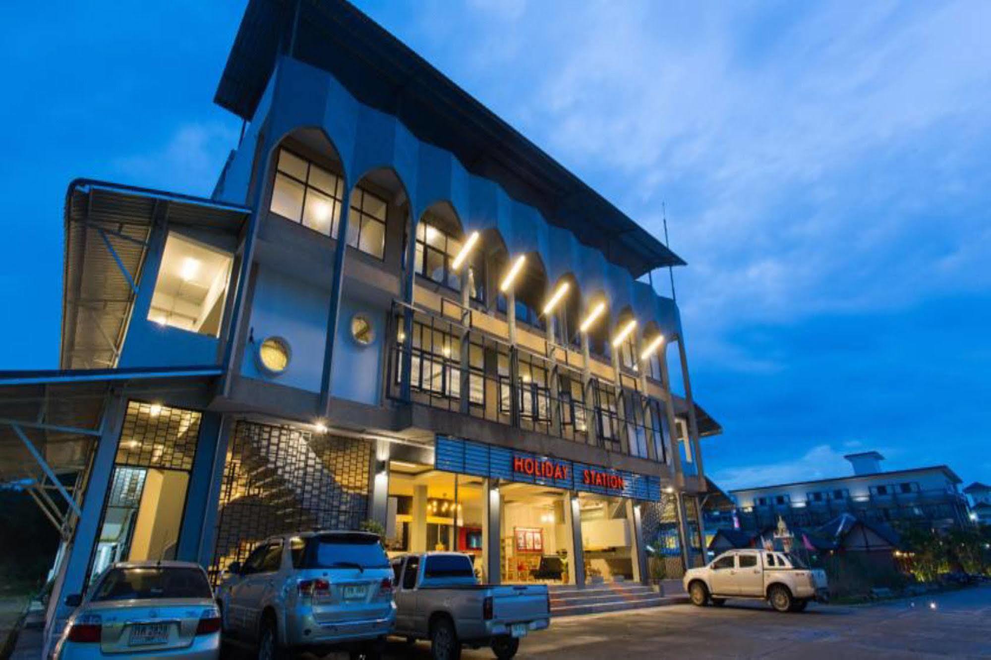 Holiday Station Hostel Krabi Ngoại thất bức ảnh