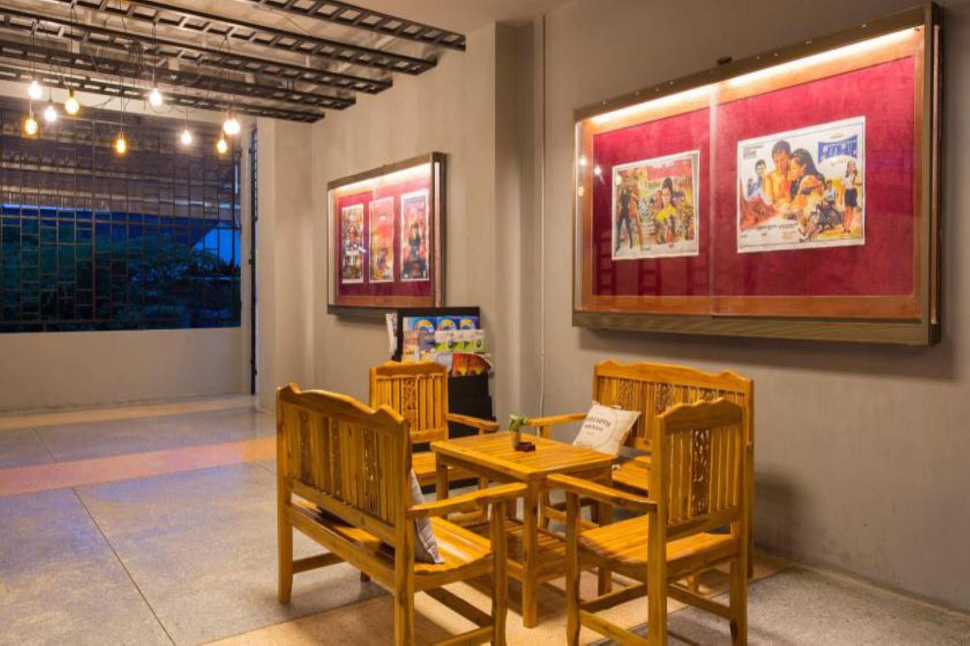 Holiday Station Hostel Krabi Ngoại thất bức ảnh
