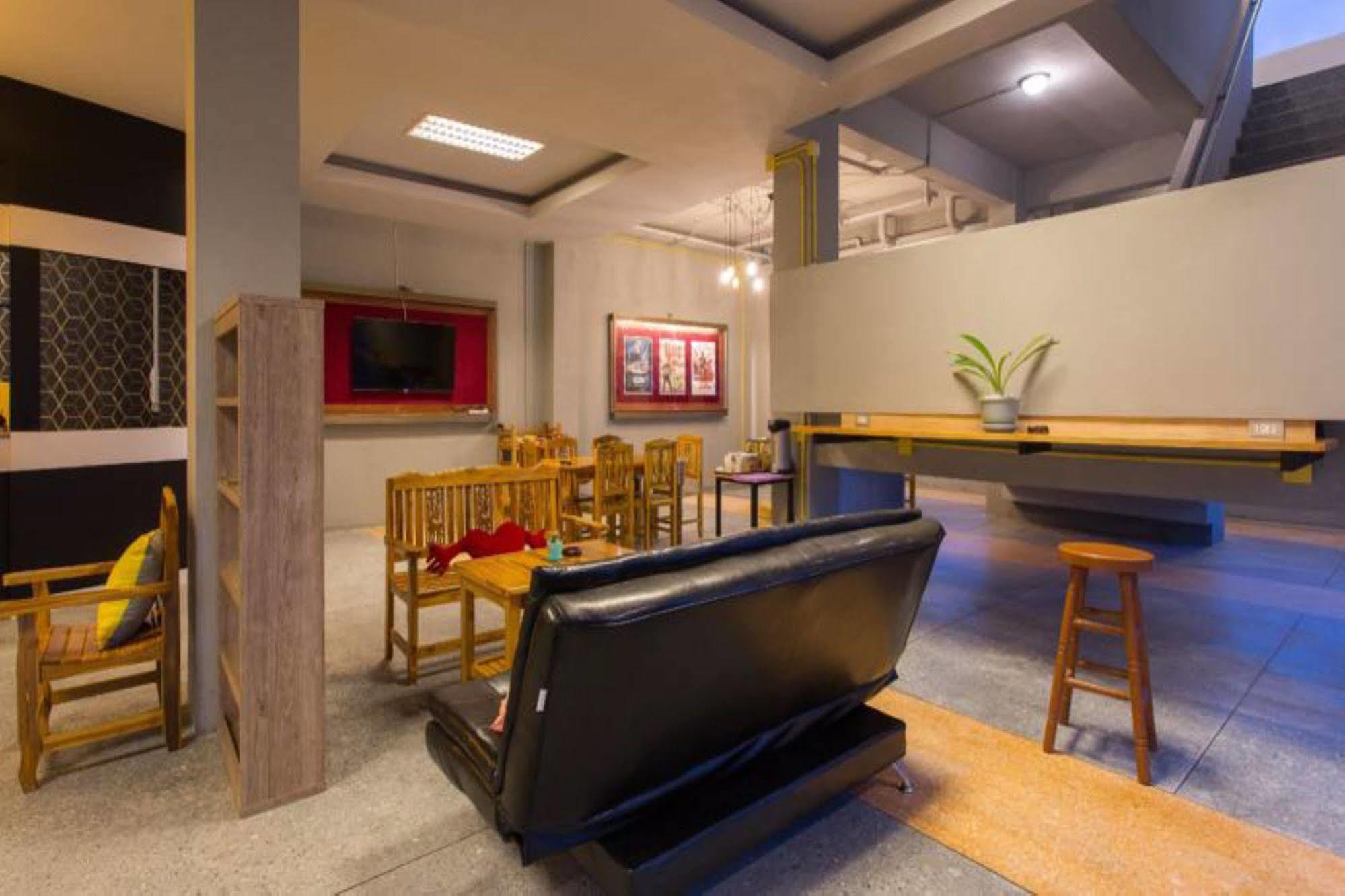 Holiday Station Hostel Krabi Ngoại thất bức ảnh