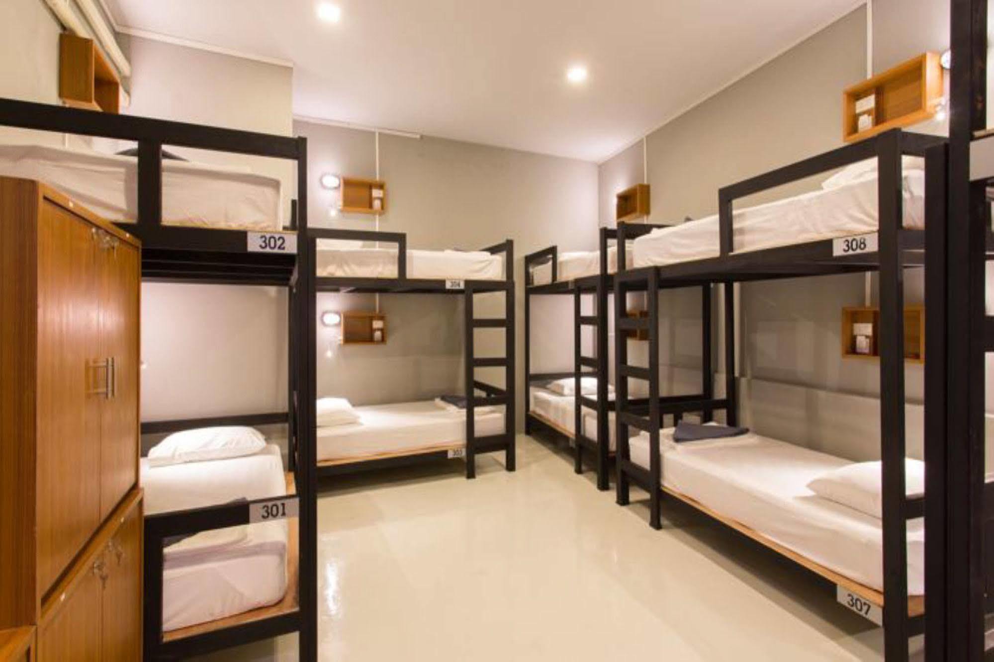 Holiday Station Hostel Krabi Ngoại thất bức ảnh