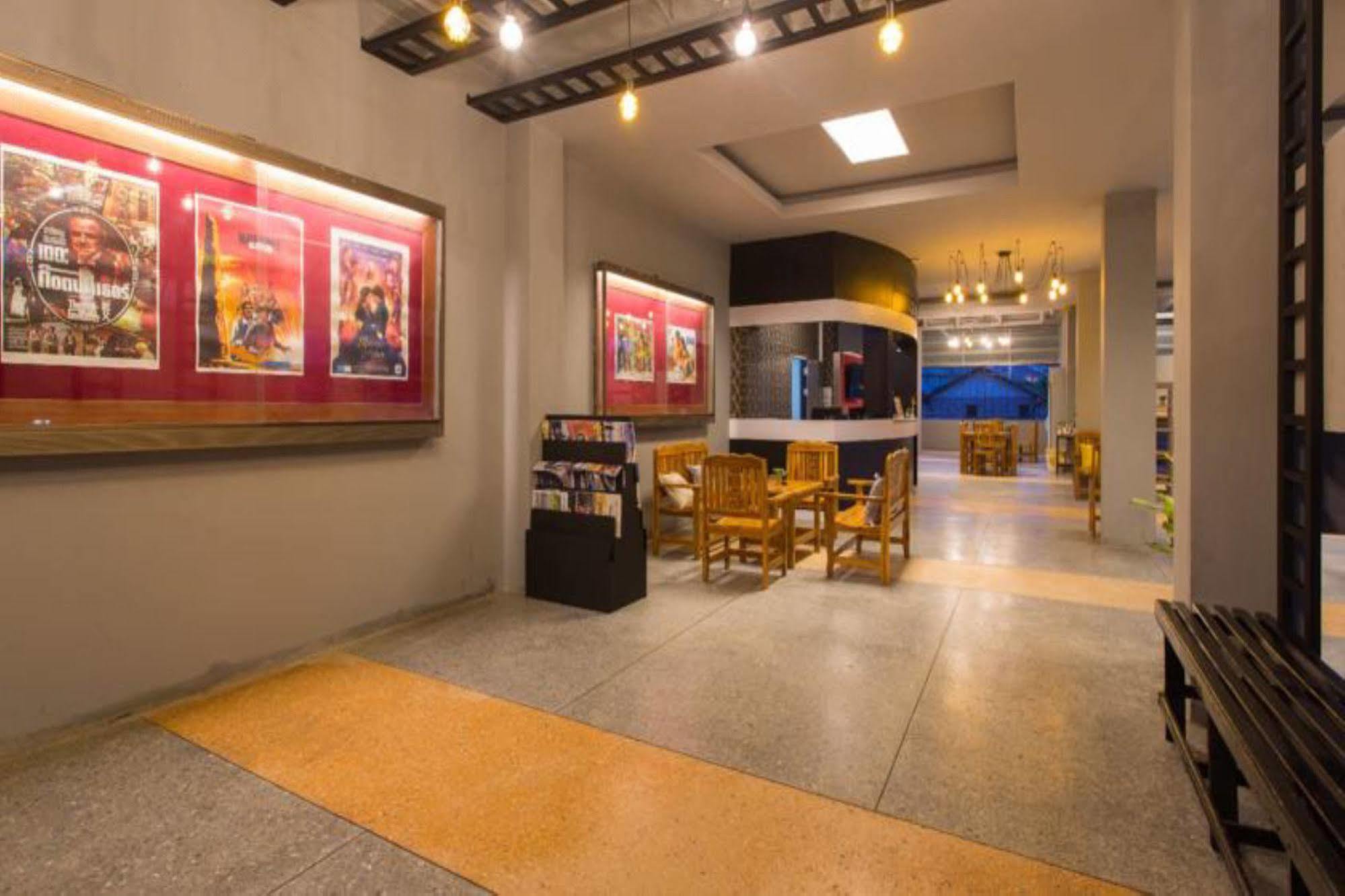 Holiday Station Hostel Krabi Ngoại thất bức ảnh